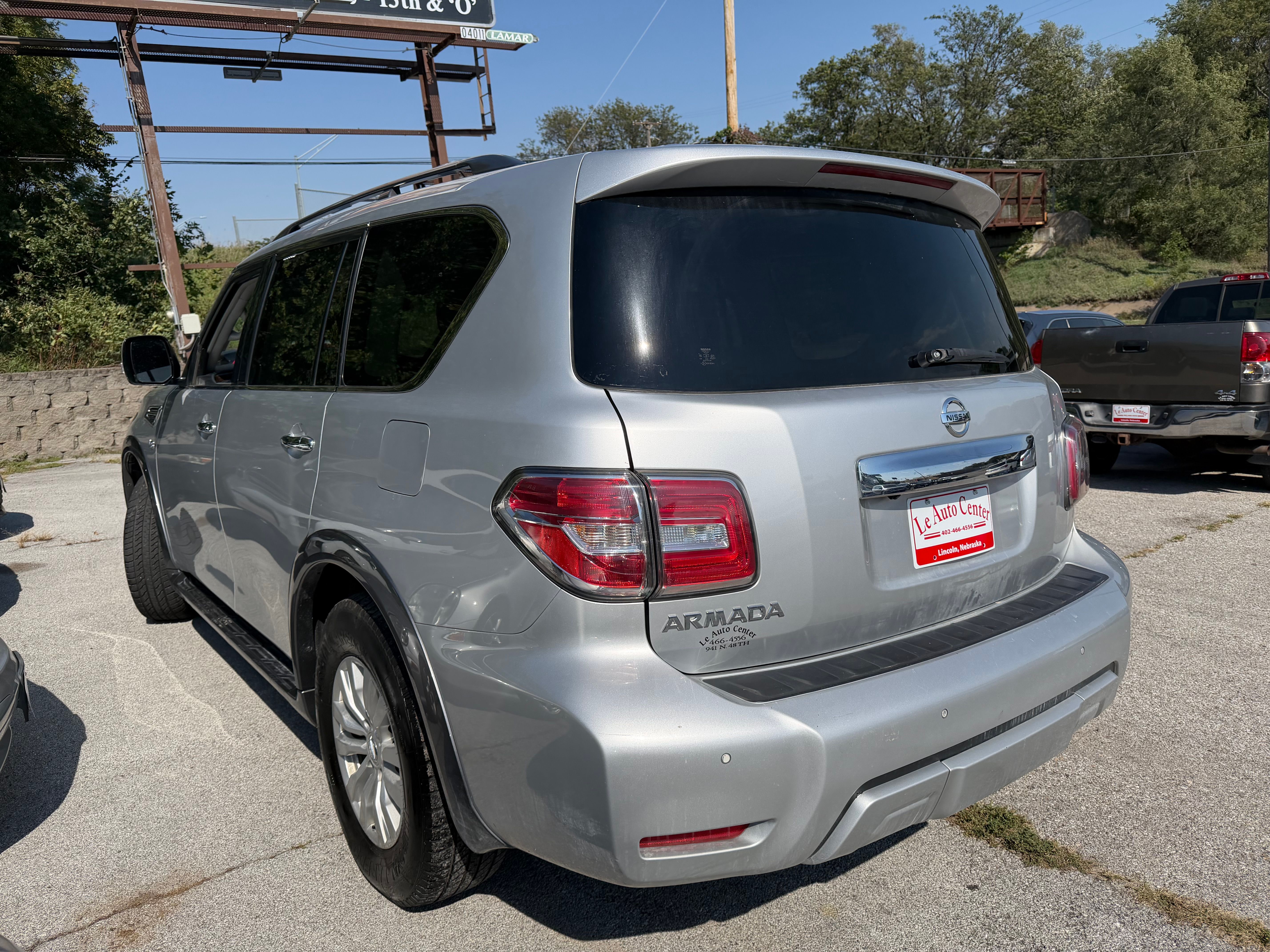 Used 2017 Nissan Armada AWD/4WD image 4