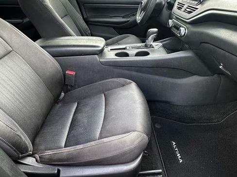 Used 2020 Nissan Altima 2.5 S FWD image 9
