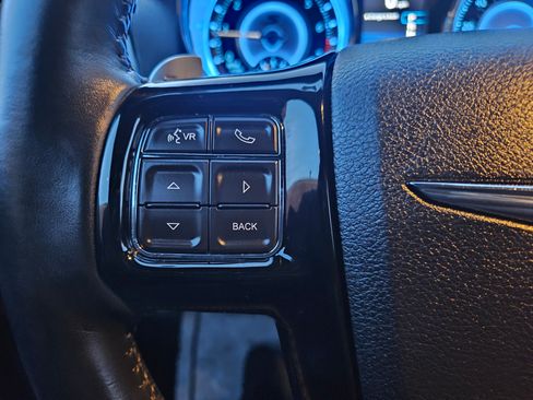 Used 2014 Chrysler 300 S image 22