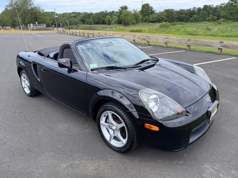 Used 2000 Toyota MR2 Spyder image 28