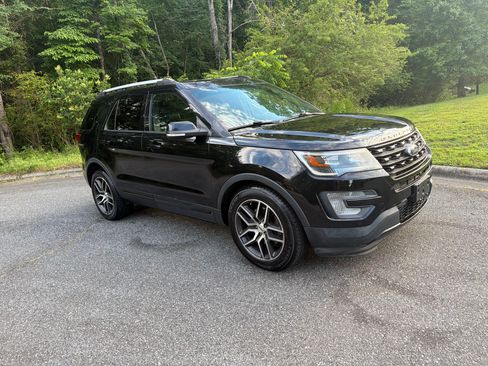 Used 2017 Ford Explorer 4WD Sport image 20