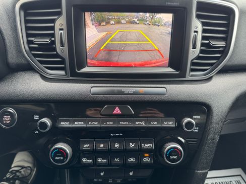 Used 2018 Kia Sportage EX image 17