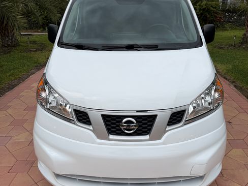 Used 2019 Nissan NV200 SV image 2
