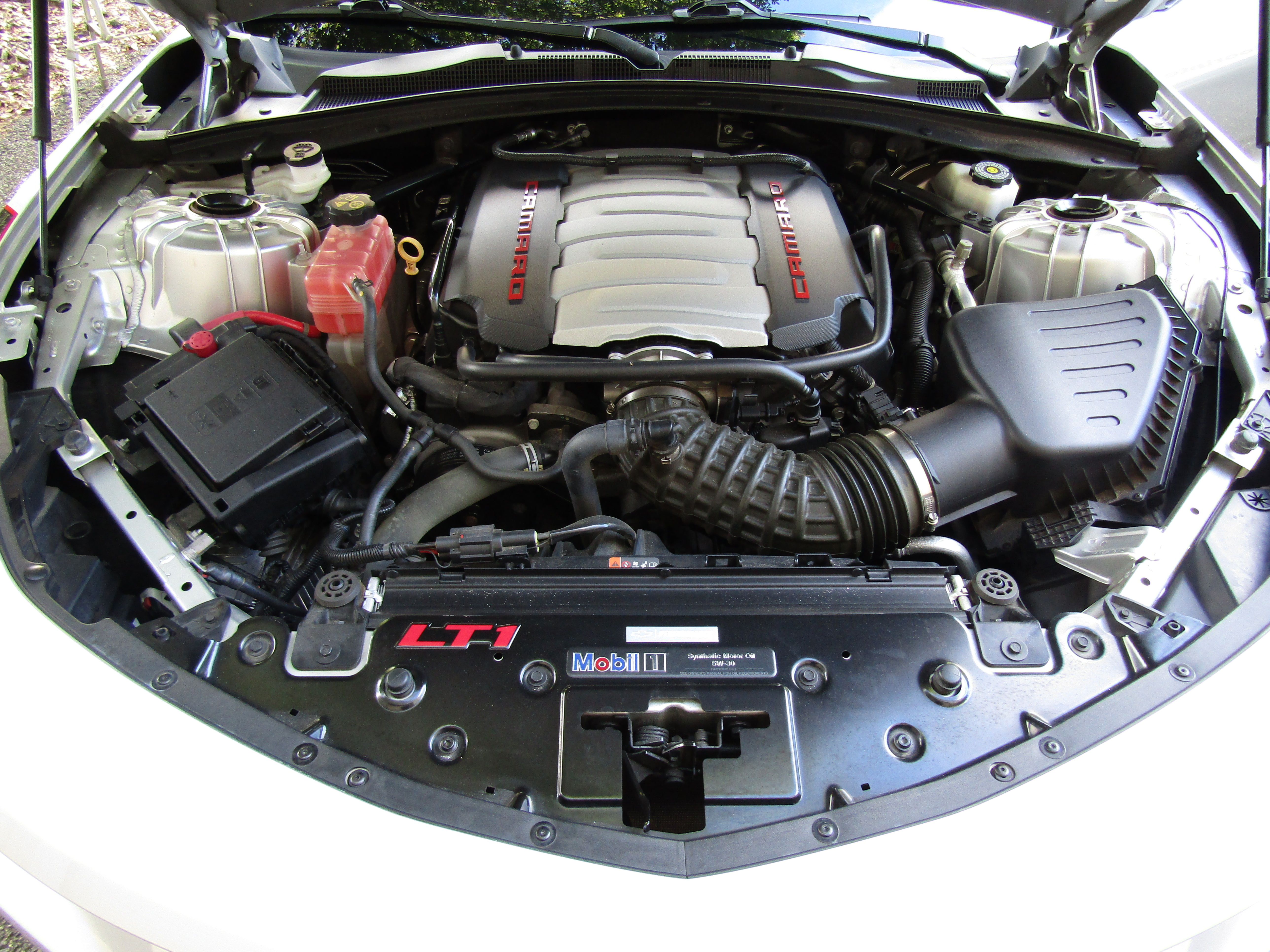 Used 2018 Chevrolet Camaro SS Coupe w/ 2SS RWD image 18