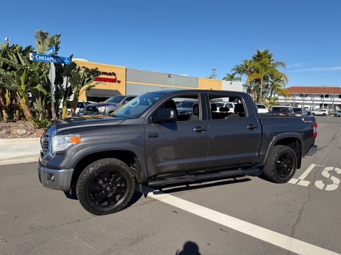 Used 2017 Toyota Tundra SR5 image 11