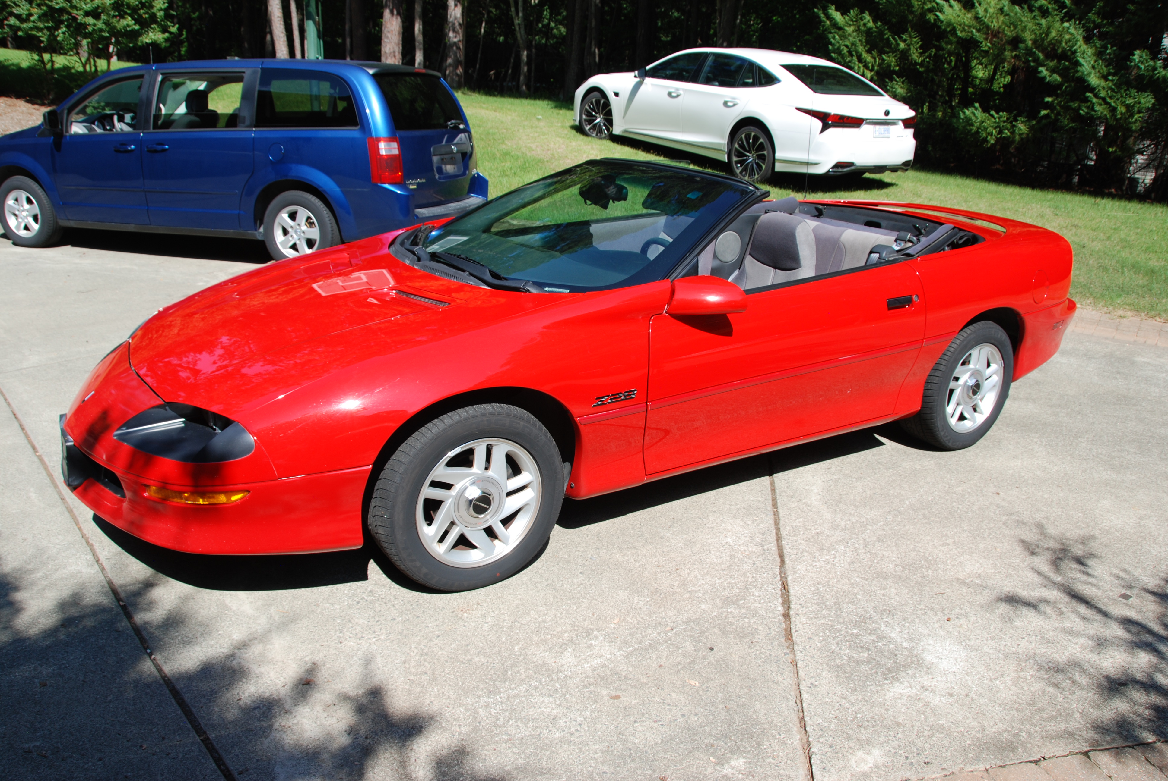 Used 1995 Chevrolet Camaro Z28 Convertible RWD image 2