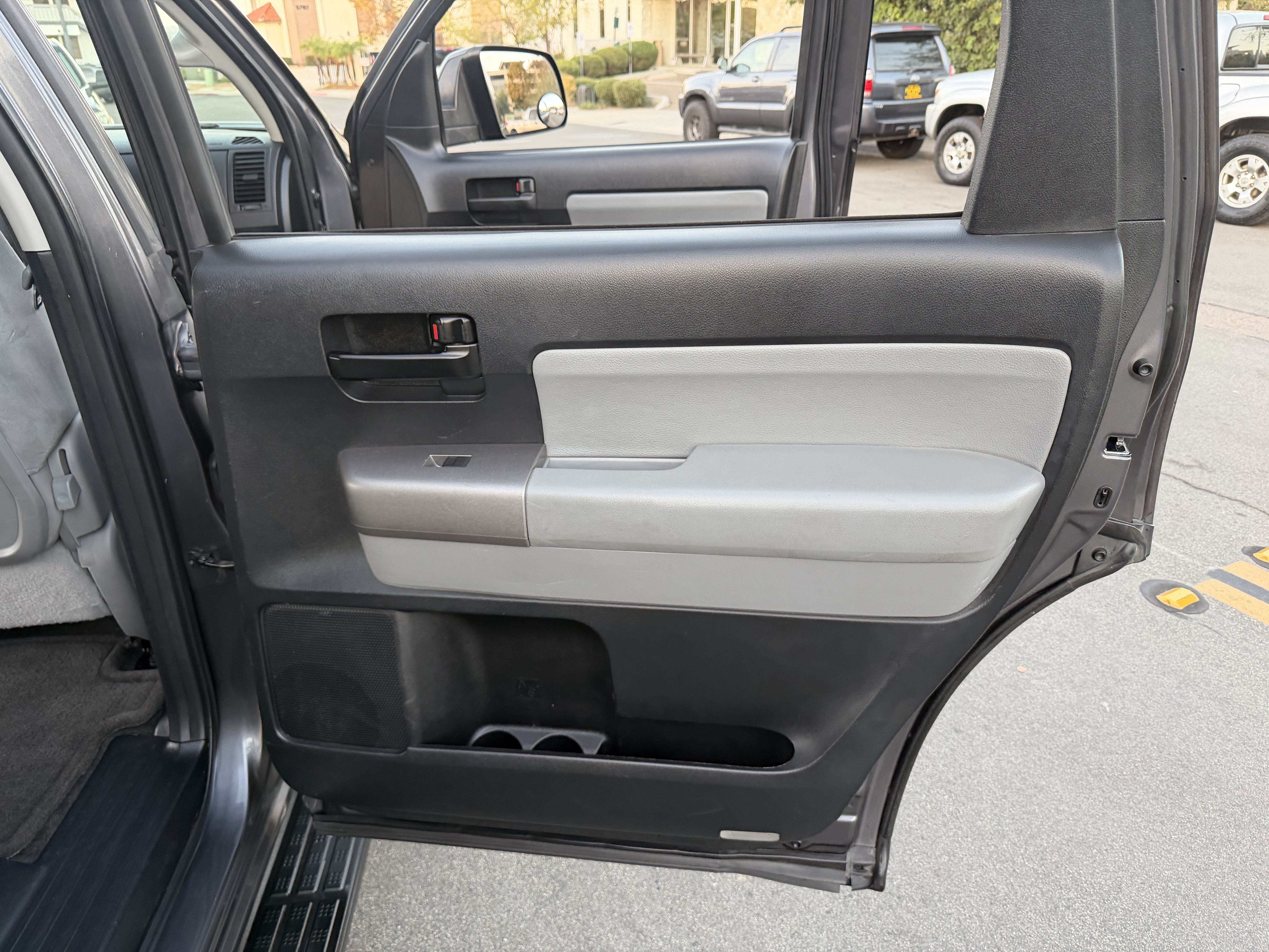 Used 2012 Toyota Sequoia 4WD image 25