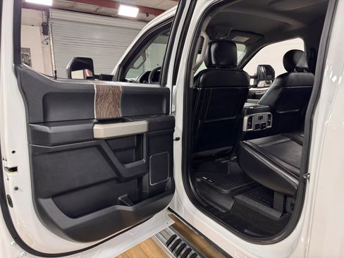 Used 2018 Ford F250 Lariat image 16