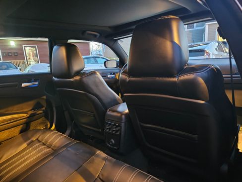 Used 2014 Chrysler 300 S image 58