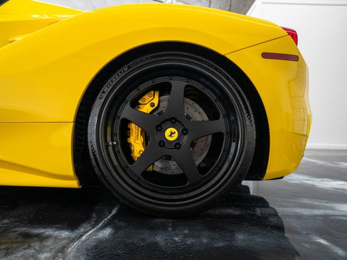 Used 2017 Ferrari 488 Spider image 44