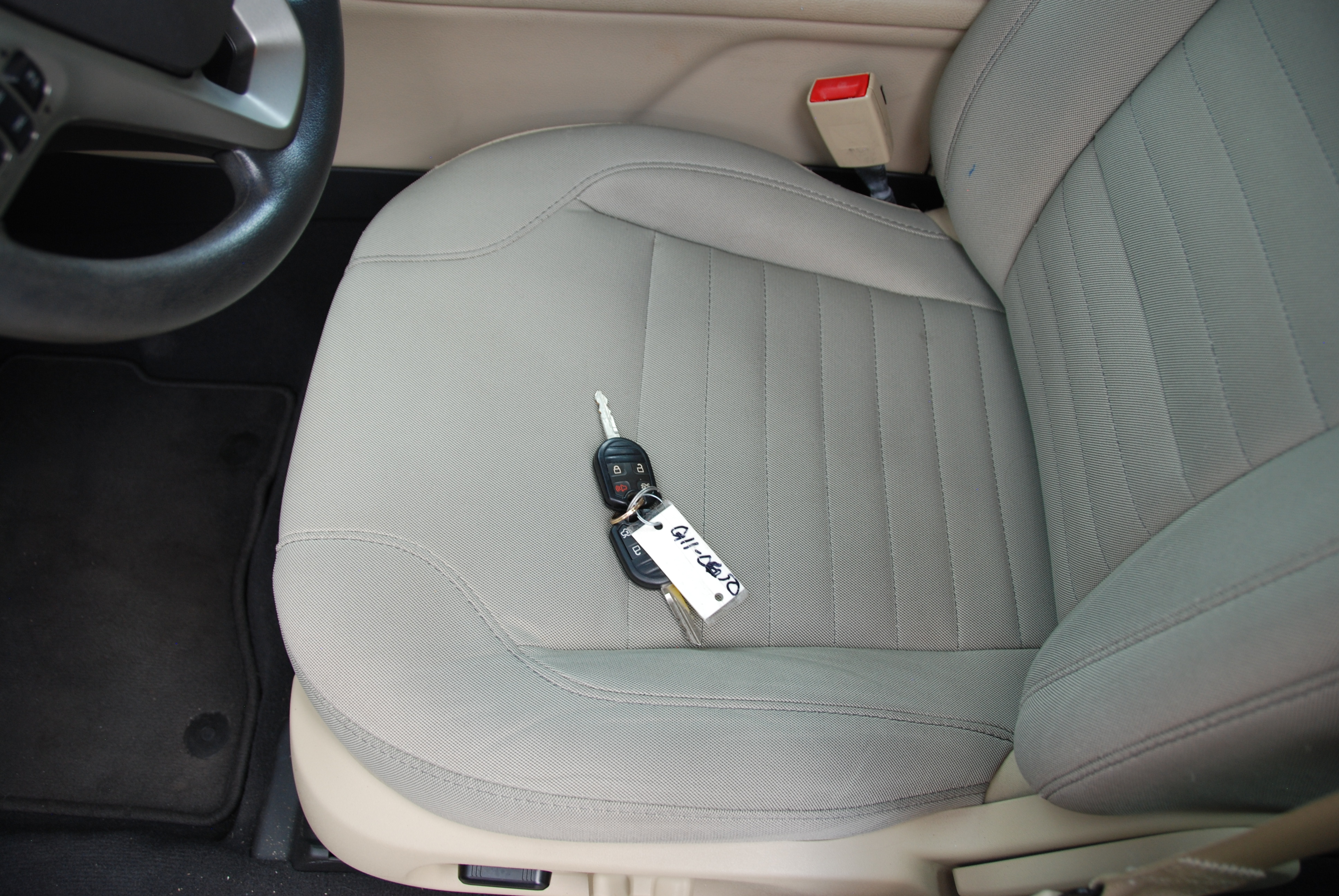 Used 2018 Ford Taurus SE FWD image 30