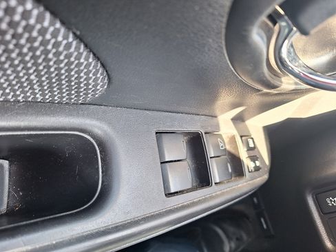 Used 2016 Nissan Versa SV image 10