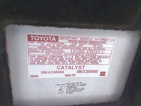 Used 2004 Toyota Highlander image 36