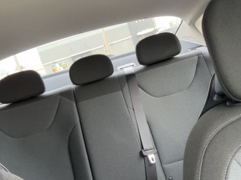 Used 2025 Kia K4 LXS image 10