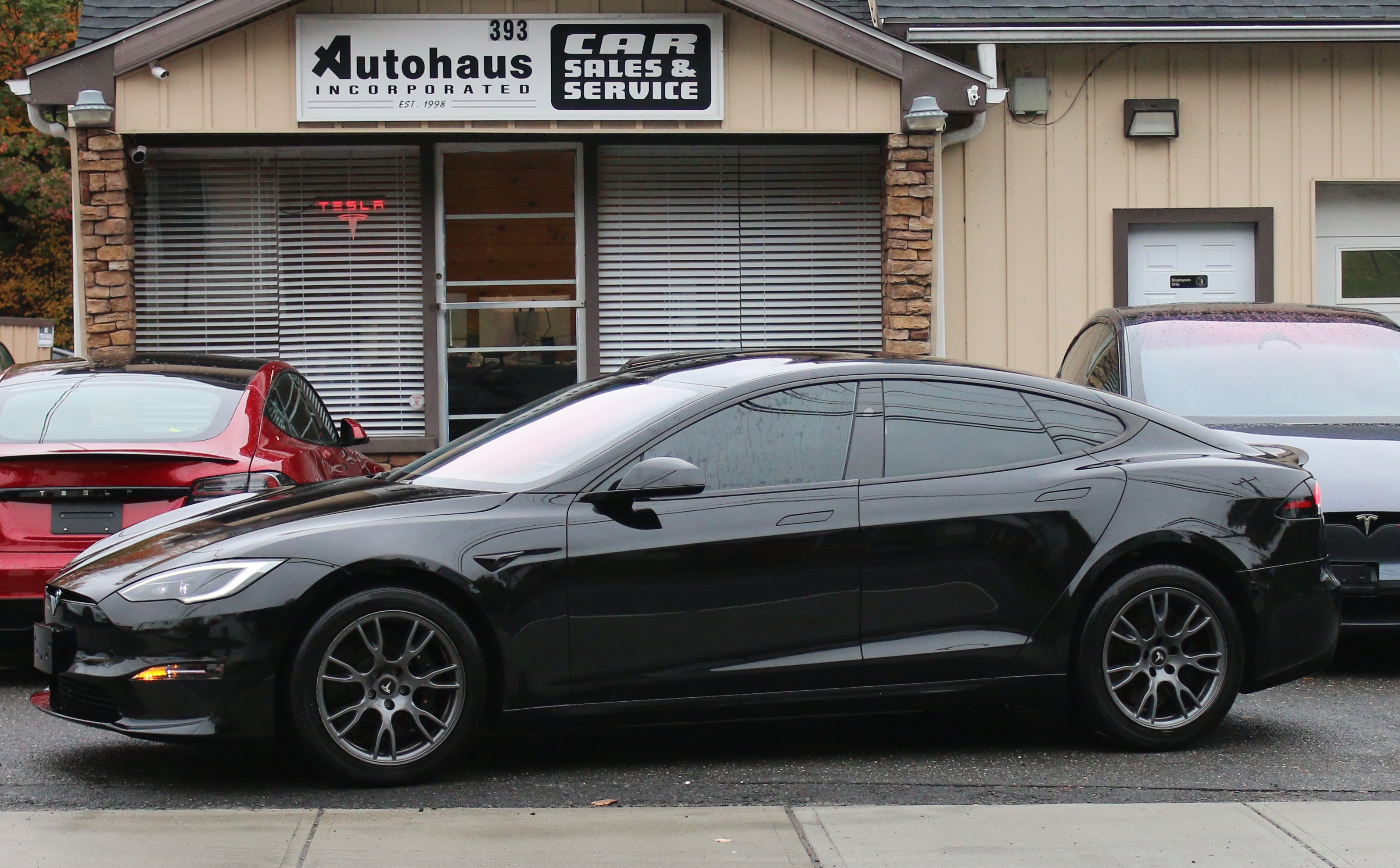Used 2023 Tesla Model S AWD image 2