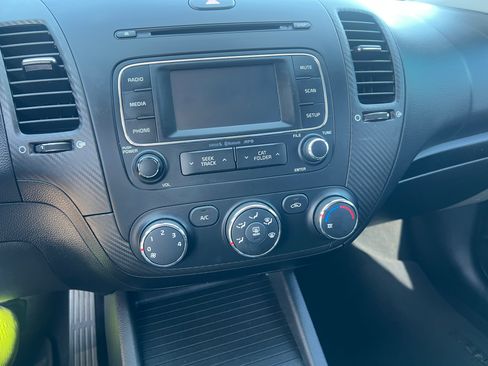 Used 2016 Kia Forte Koup EX FWD image 13