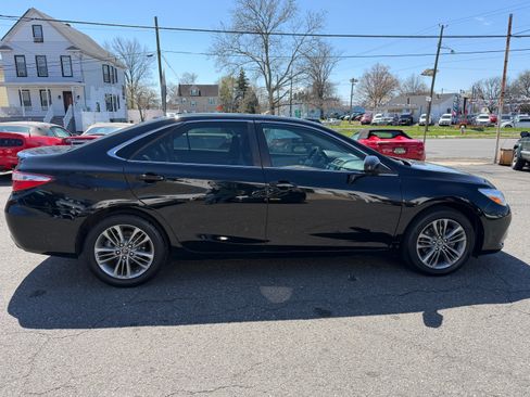 Used 2017 Toyota Camry SE image 26