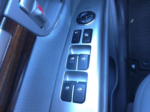 Used 2012 Hyundai Santa Fe GLS image 24
