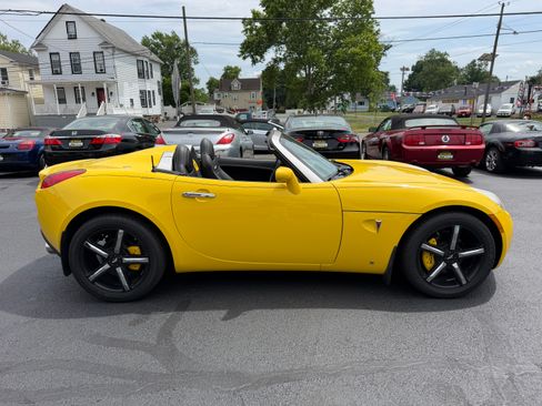 Used 2007 Pontiac Solstice GXP Convertible RWD image 17