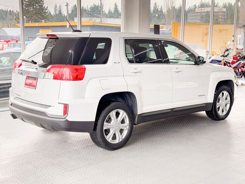 Used 2017 GMC Terrain SLE image 4