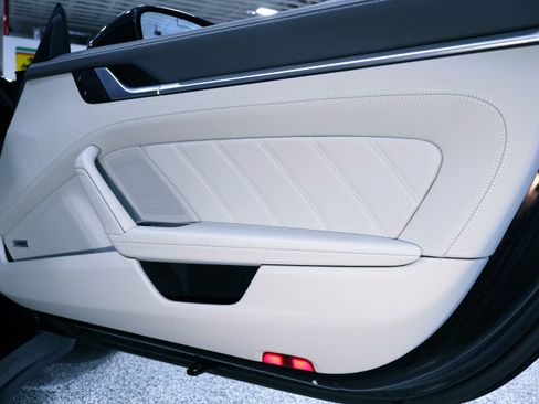 Used 2022 Porsche 911 Turbo image 27