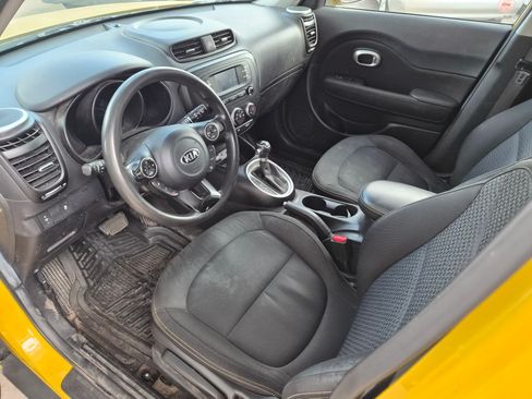 Used 2016 Kia Soul + image 5
