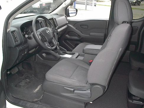 Used 2024 Nissan Frontier S RWD image 16