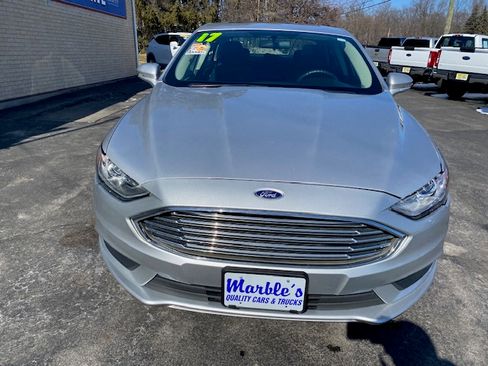Used 2017 Ford Fusion SE image 3
