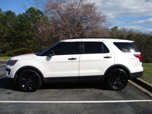 Used 2019 Ford Explorer Sport image 16