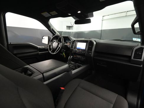 Used 2019 Ford F150 XLT image 40