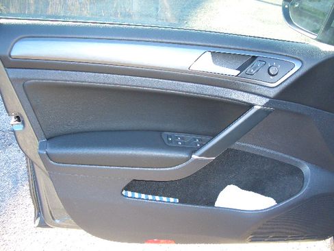 Used 2019 Volkswagen Golf 4-Door FWD image 27