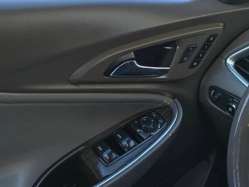 Used 2016 Chevrolet Malibu Premier image 16