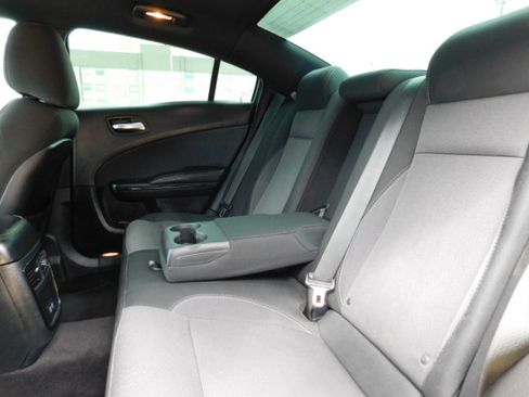 Used 2018 Dodge Charger SXT RWD image 20