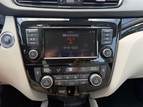 Used 2022 Nissan Rogue Sport AWD SV image 9
