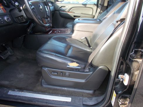 Used 2008 Chevrolet Avalanche 4x4 image 7
