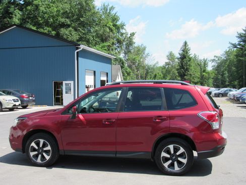 Used 2018 Subaru Forester 2.5i Premium AWD/4WD image 4