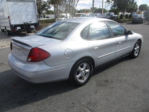 Used 2002 Ford Taurus LX image 5