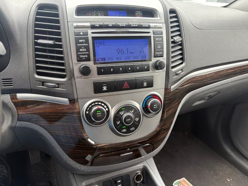Used 2011 Hyundai Santa Fe GLS image 16