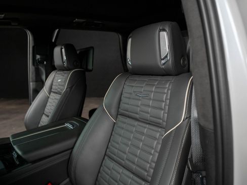 Used 2023 Cadillac Escalade V image 18