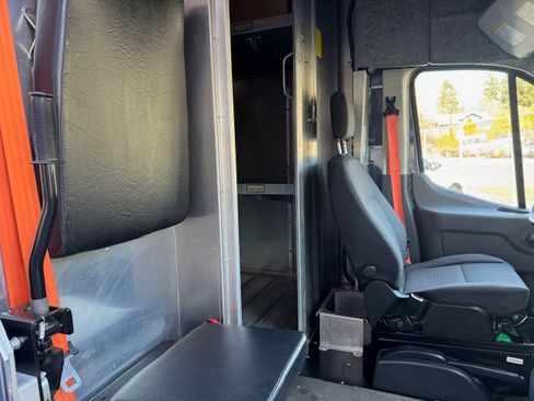 Used 2022 Ford Transit 350 image 16