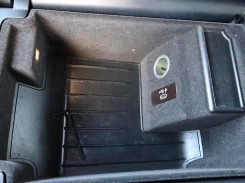 Used 2021 BMW 750i xDrive image 38