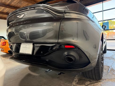 Used 2021 Aston Martin DBX AWD/4WD image 16