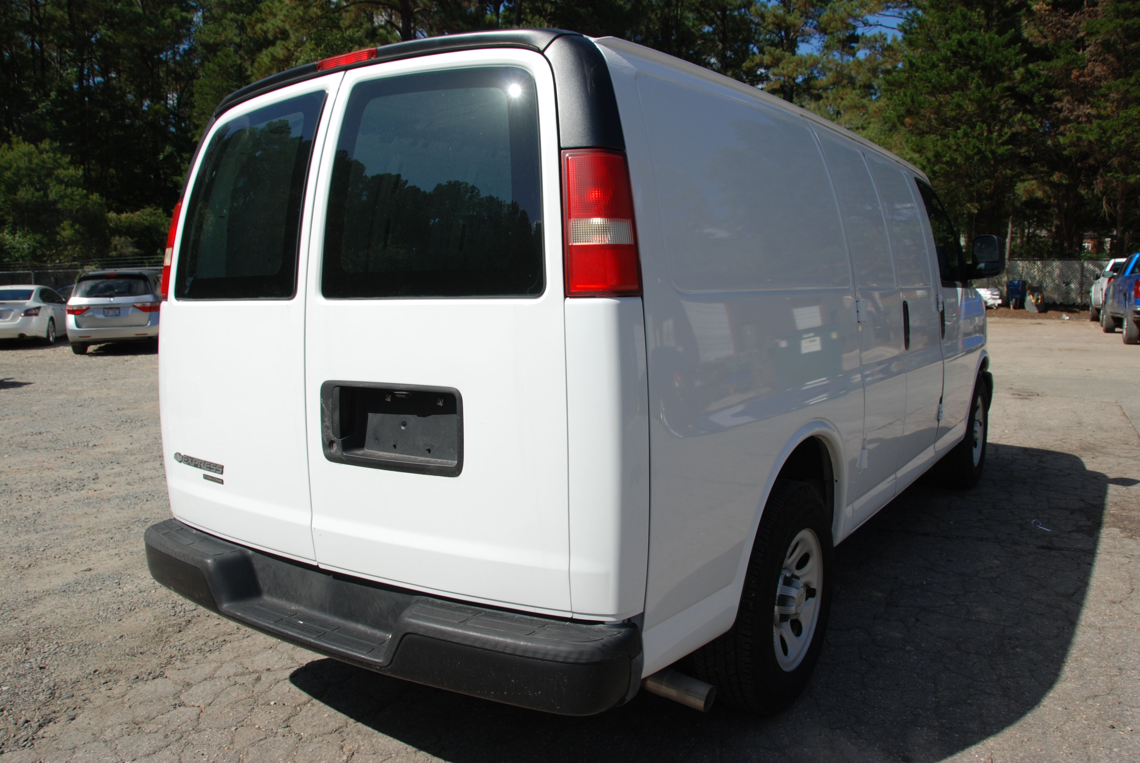 Used 2013 Chevrolet Express 1500 UNAVAIL RWD image 4