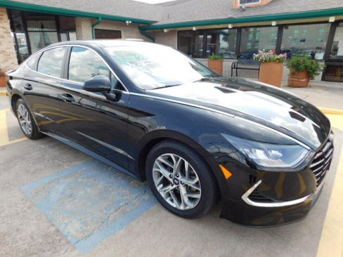 Used 2021 Hyundai Sonata SE image 2