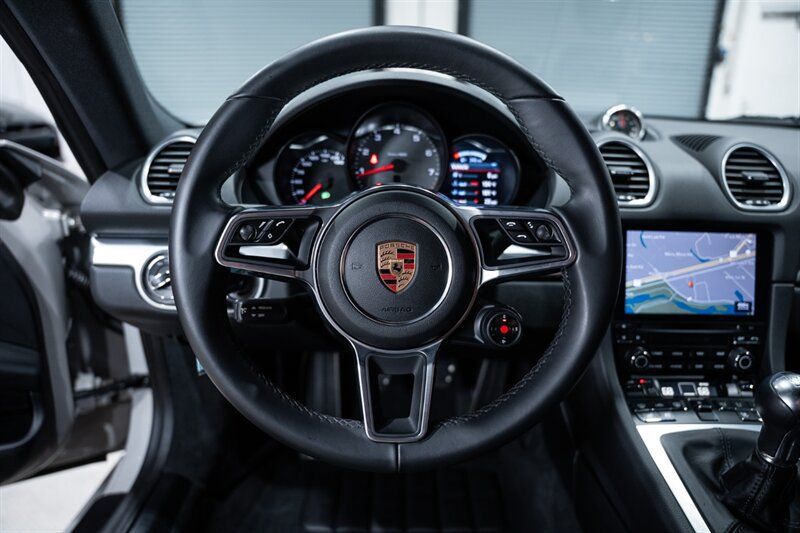Used 2019 Porsche 718 Cayman S RWD image 19