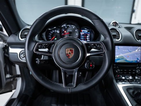 Used 2019 Porsche 718 Cayman S RWD image 19