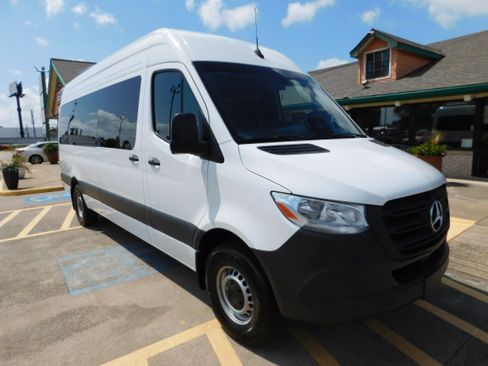 Used 2026 Mercedes-Benz Sprinter 2500 170 Passenger image 2