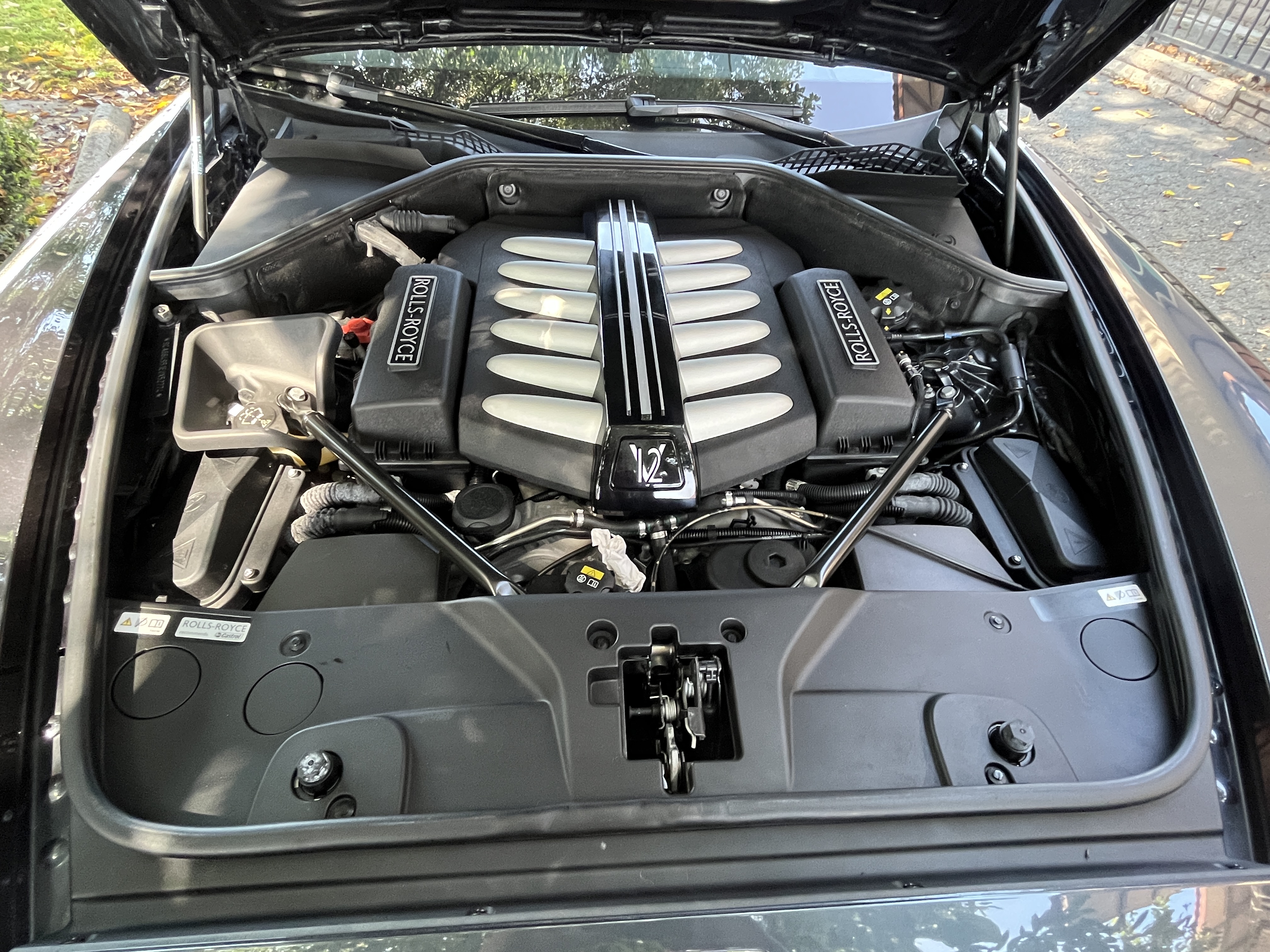 Used 2014 Rolls-Royce Ghost RWD image 29