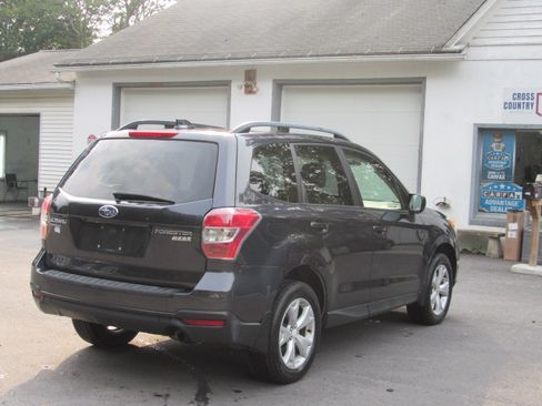 Used 2016 Subaru Forester 2.5i Premium AWD/4WD image 8