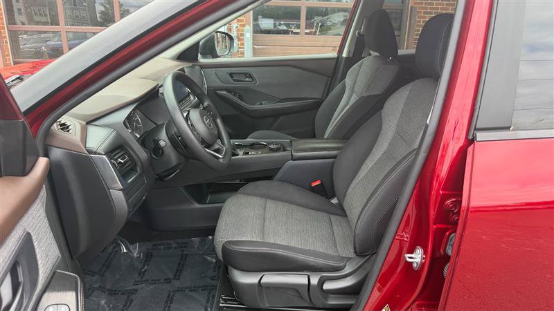 Used 2021 Nissan Rogue AWD image 21